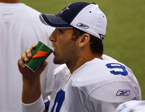 how much does romo make